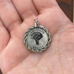 Vintage Crea 925 Sterling Silver "Las Vegas Nevada" Cards Round Bracelet Charm